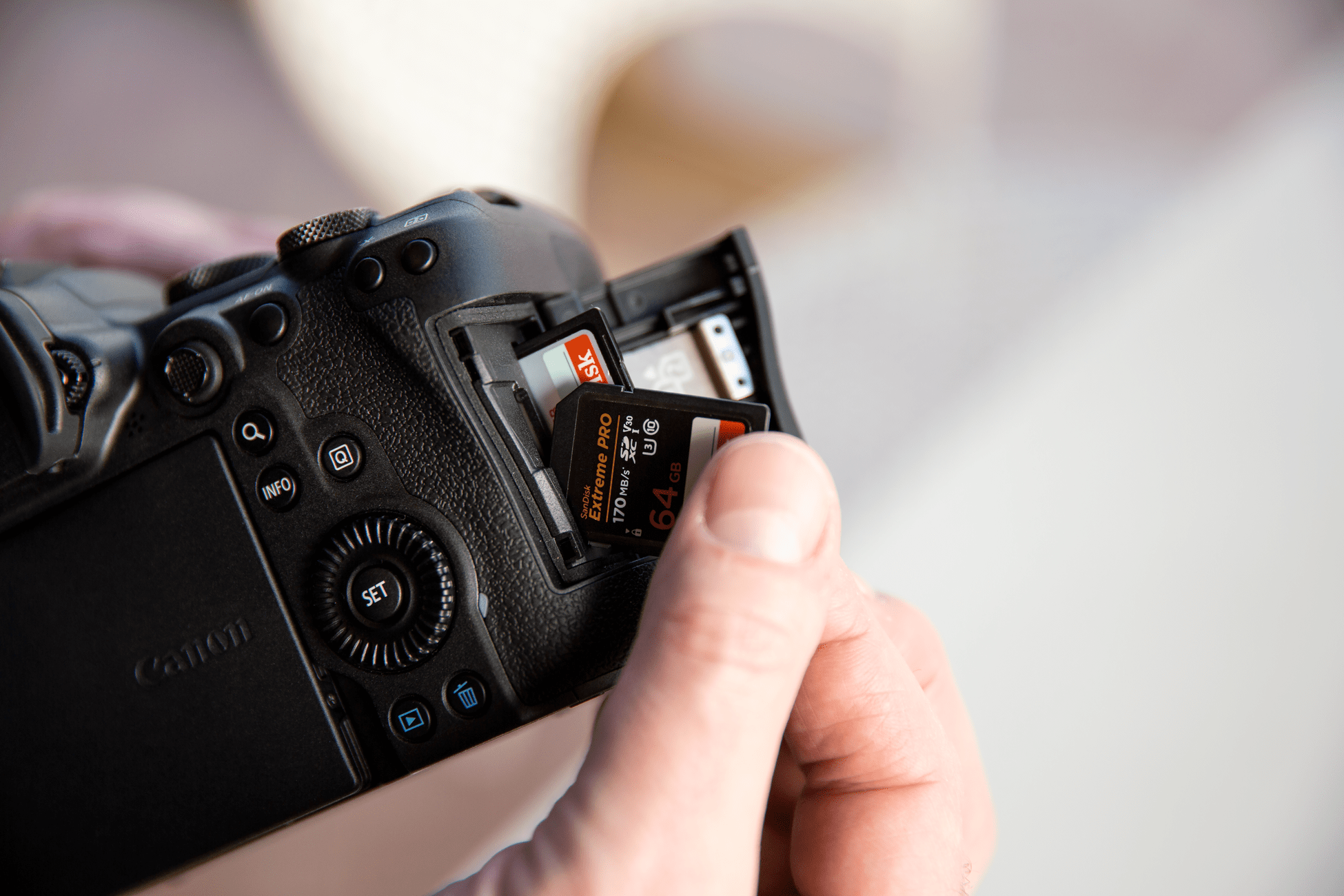 Canon EOS R6